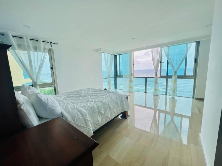 Beach Front Penthouse In Exclusive Tower Санто Доминго Екстериор снимка
